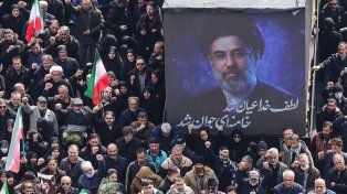 Aseguran que el nuevo líder supremo de Irán resultó herido en un ataque