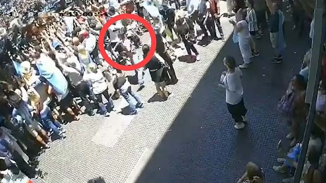 El hombre que arrojó un botellazo a Javier Milei es entrerriano