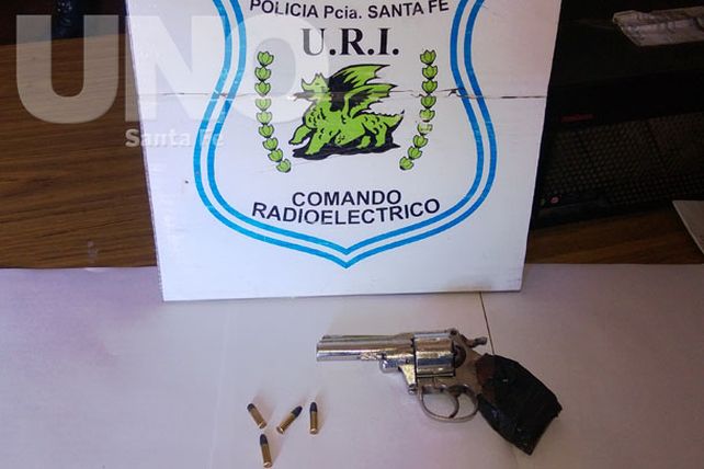 Arrestaron a dos jóvenes que intentaron eludir un control