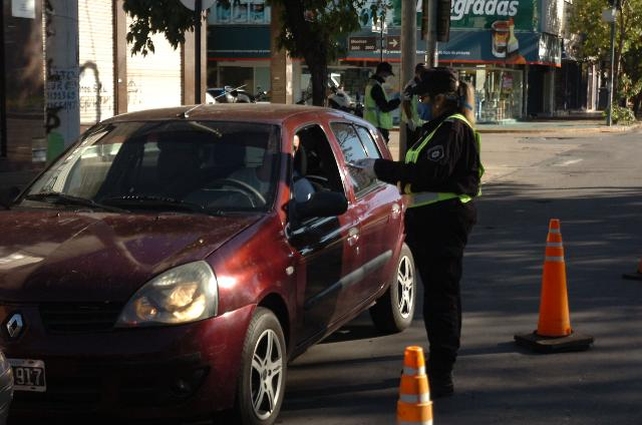 Policías aislados por tener contacto con casos sospechosos
