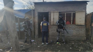 Operativo antidrogas. Uno de las viviendas allanadas cuando caía la tarde de este martes.&nbsp;