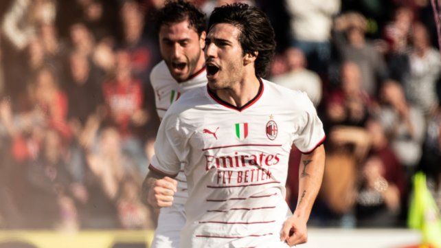 Milan derrota a Salernitana y se acerca a Napoli en el reinicio de la Serie A