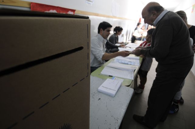 En las Paso a diputados nacionales por Santa Fe competirán 57 listas