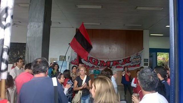 Agmer Paraná se manifesta en el CGE