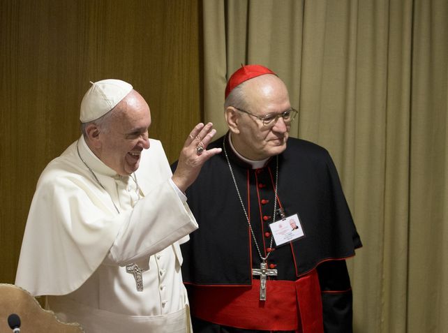 Asamblea. El Papa y el cardenal Erdo