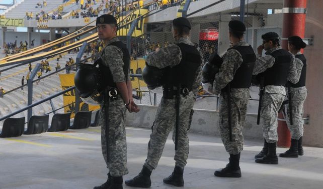 Desde el inicio de este martes se montó un operativo de seguridad para evitar incidentes en Montevideo.