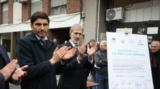 El gobernador Maximiliano Pullaro encabezó un acto en Santa Fe en conmemoración del 30 aniversario del atentado a la Amia.