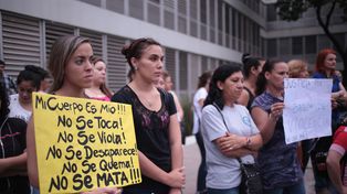 {alttext(,#Cuentalo: miles de mujeres relatan en las redes las agresiones sexuales que sufrieron)}