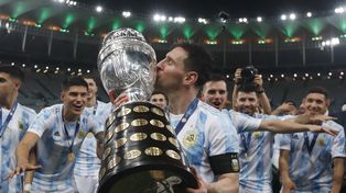 Aerolíneas, Messi y el Estado