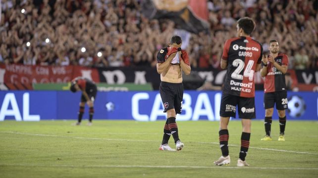 Maxi se despide del Coloso envuelto en llanto.