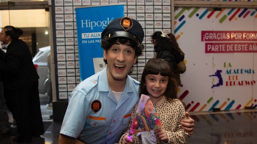 Topa se presentó en Rosario en el Teatro Broadway