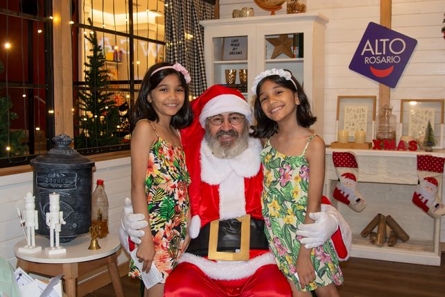 Mía Cohen, Papá Noel y Chiara Cohen