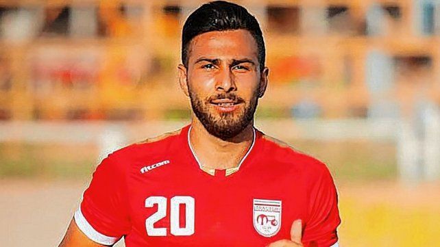 El futbolista iraní Amir Nasr Azadani fue condenado a 26 años de prisión.