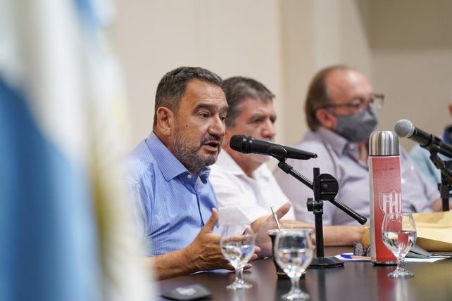 Unidos. Leoni le da paso a Monzón y a quien será la secretaria adjunta Andrea Paz.