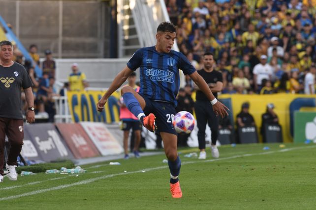 El lateral derecho Ismael Cortez reemplazó a Martínez contra Platense y terminó desgarrado.&nbsp;