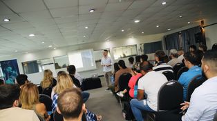 Con más de 70 inscriptos comenzó el curso Community Manager II