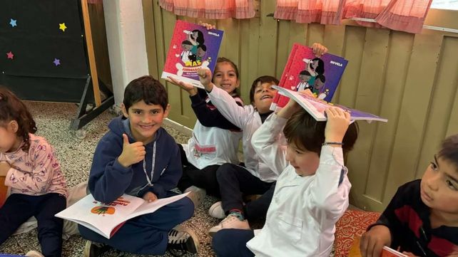 Los libros del plan comenzaron a llegar a distintas escuelas primarias de la provincia.