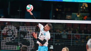 Argentina se llevó un triunfazo ante Chile, y se quedó con el primer lugar del grupo B.