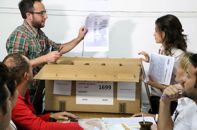 El Tribunal Electoral precisó que ya se escrutaron 2.649 mesas de votación