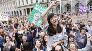 Irlanda, por aplastante mayoría, despenalizó el aborto