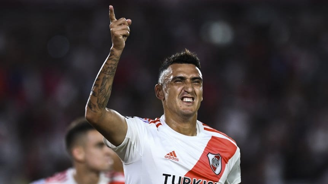 River logró un sufrido triunfo ante Banfield y se afirmó en la punta de la Superliga