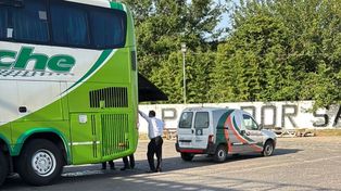 Otra vez, y van. Un colectivo de El Rosarino varado por largas horas el 5 de diciembre pasado por una rotura en la terminal de San Nicolás.&nbsp;