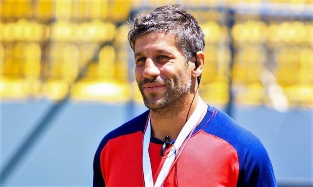 Bruzzone actualmente reside en Chile.