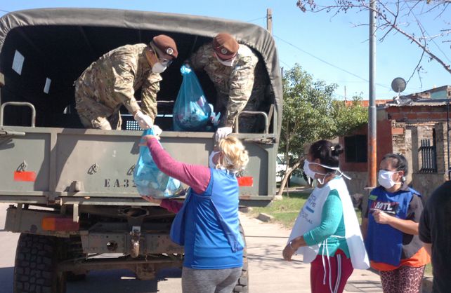 Cerca de 32 mil bolsones con alimentos y productos de limpieza se entregaron en los barrios más vulnerables.&nbsp;