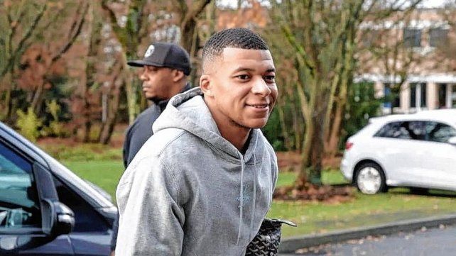 Mbappé renuncia a sus vacaciones y vuelve a entrenarse con el PSG