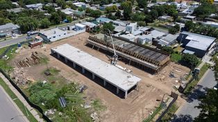 La consolidación del edificio propio para la Escuela Técnica Nº 712 no solo resolverá un reclamo histórico de la comunidad educativa local sino que fortalecerá la oferta de formación técnica en el cordón industrial.