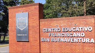 La agresión por parte del alumno sucedió la semana pero trascendió este miércoles tras un comunicado emitido por el colegio.