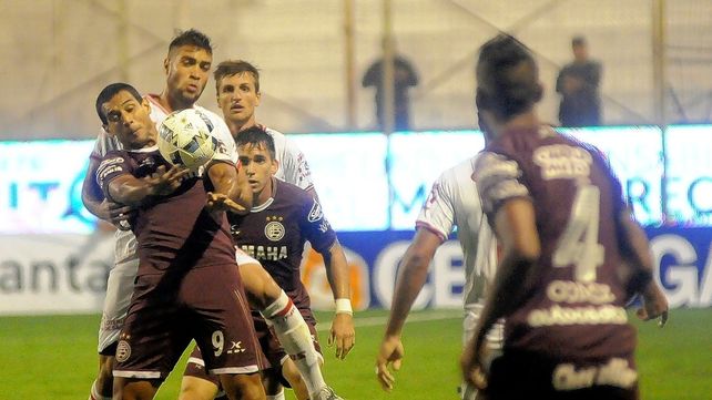 Unión y Lanús traen datos particulares en el historial general.