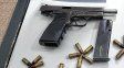 Pistola secuestrada en barrio Centenario. Pistola secuestrada en barrio Centenario.
