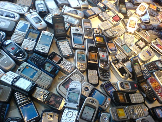 Tenía más de 400 líneas de celular a su nombre y no sabía