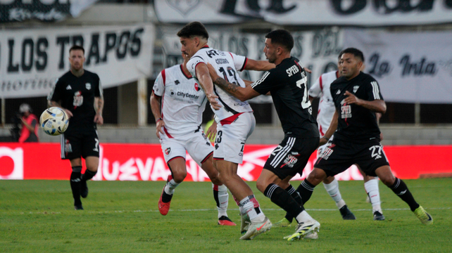 Matías Cóccaro nuevamente está a disposición de Newells y estará entre los titulares.