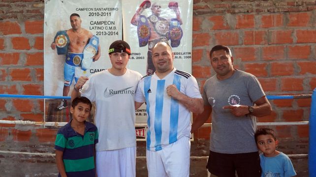 Sebastián Luján junto a su hermano