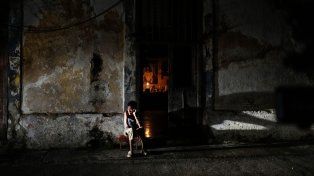 Cuba suma tres días sin energía eléctrica y espera la llegada del huracán Oscar
