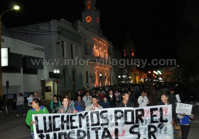 El lunes 2 de noviembre los vecinos de Villaguay realizaron la primera marcha. (Foto Infor Villaguay)
