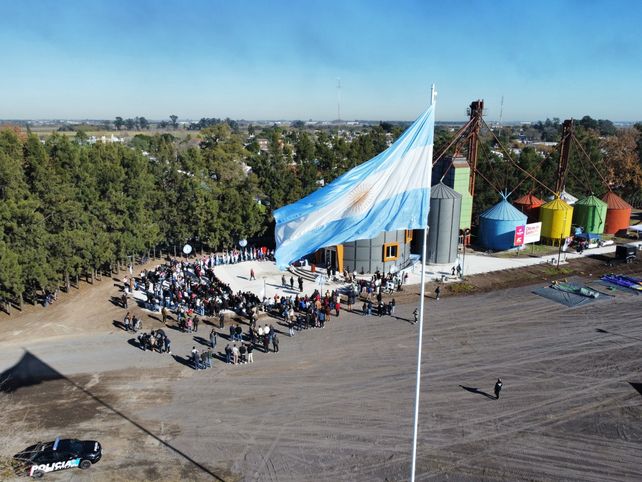 Alvear celebró el Día de la Bandera con una jornada histórica de identidad, cultura y compromiso comunitario