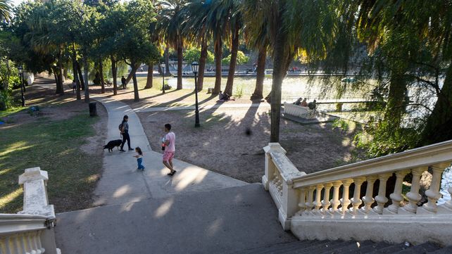 El parque Independencia fue blanco de robos a paseantes, de mobiliario urbano y hechos de vandalismo. Ahora, un plan de seguridad lo controlará las 24 horas.