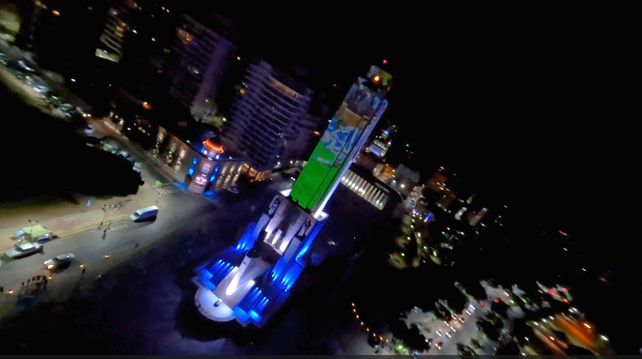 Video: el homenaje a Messi y Di María en el Monumento visto desde el cielo