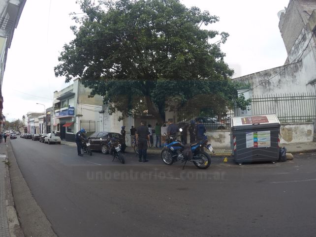 Sorprendió el operativo por averiguación de antecedentes en calle Urquiza