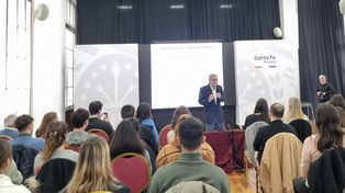 Balaji Parthasarathy, académico del International Institute of Information Technology de India, disertó en Rosario.&nbsp;