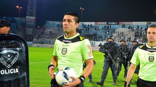 Luis Lobo Medina fue designado para arbitrar el partido que Central jugará ante Barracas Central.&nbsp;