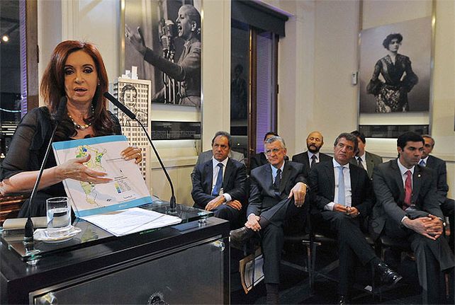 Cristina: Les pido ayuda a todos, no por mí, sino por el país
