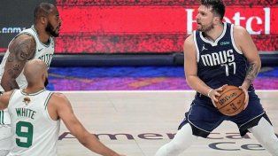 Dallas Mavericks fue superior a Boston Celtics para meter el descuento en la serie final de la NBA.