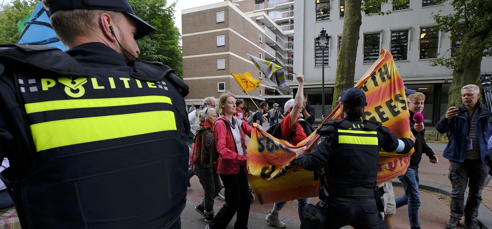 La policía bloquea a manifestantes que protestan contra la cumbre de la OTAN en La Haya, Países Bajos, el miércoles 25 de junio de 2025. (Foto AP/Patrick Post) La policía bloquea a manifestantes que protestan contra la cumbre de la OTAN en La Haya, Países Bajos, el miércoles 25 de junio de 2025. (Foto AP/Patrick Post)