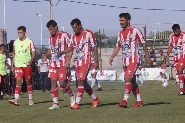 Atlético Paraná se despidió del Federal A con una derrota