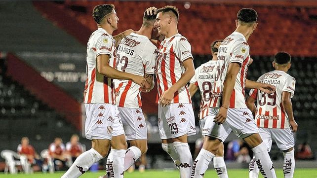 Unión quiere meter su primer triunfo contra Oriente Petrolero por la Copa Sudamericana. 