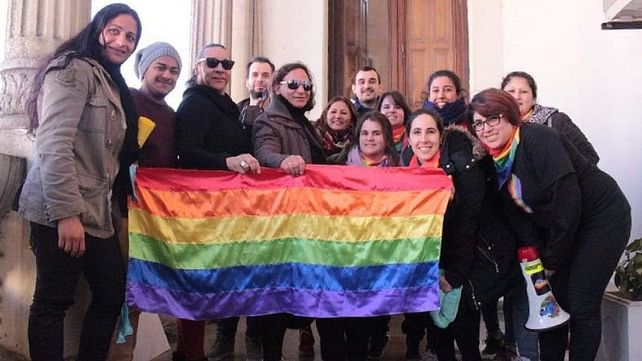 Promulgan el cupo laboral travesti-trans